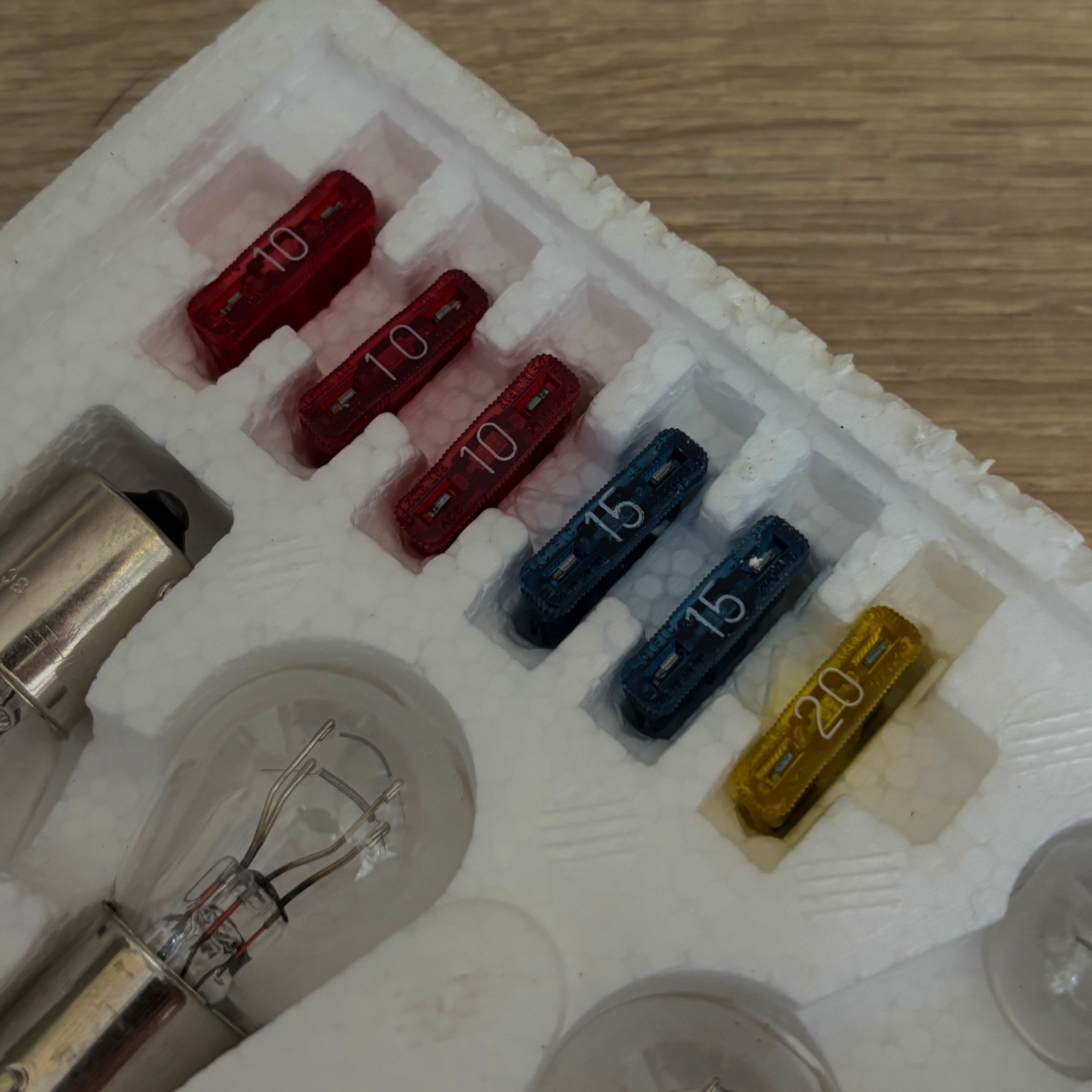 OEM Nissan Fuses & Bulbs Kit B6717-89986