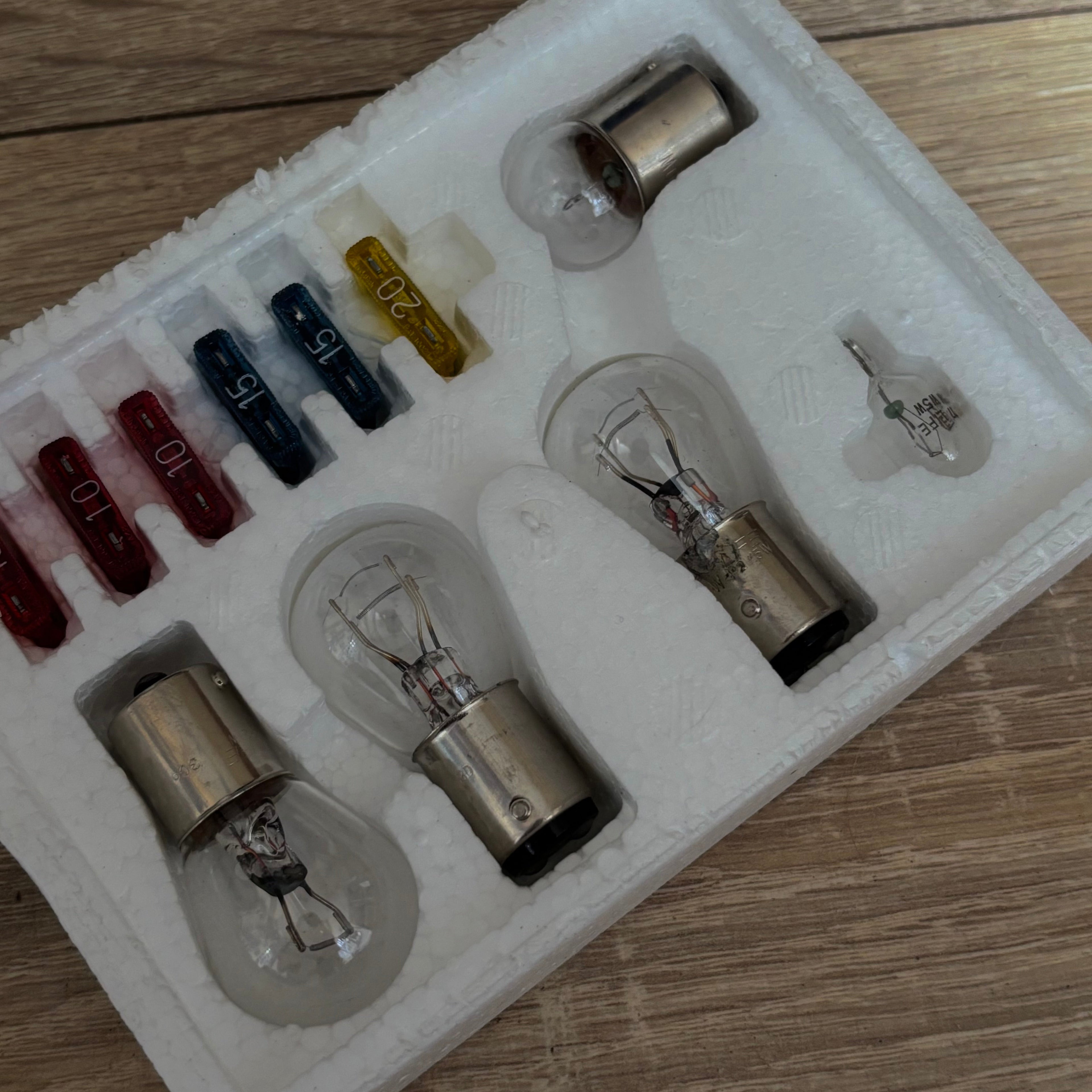 OEM Nissan Fuses & Bulbs Kit B6717-89986
