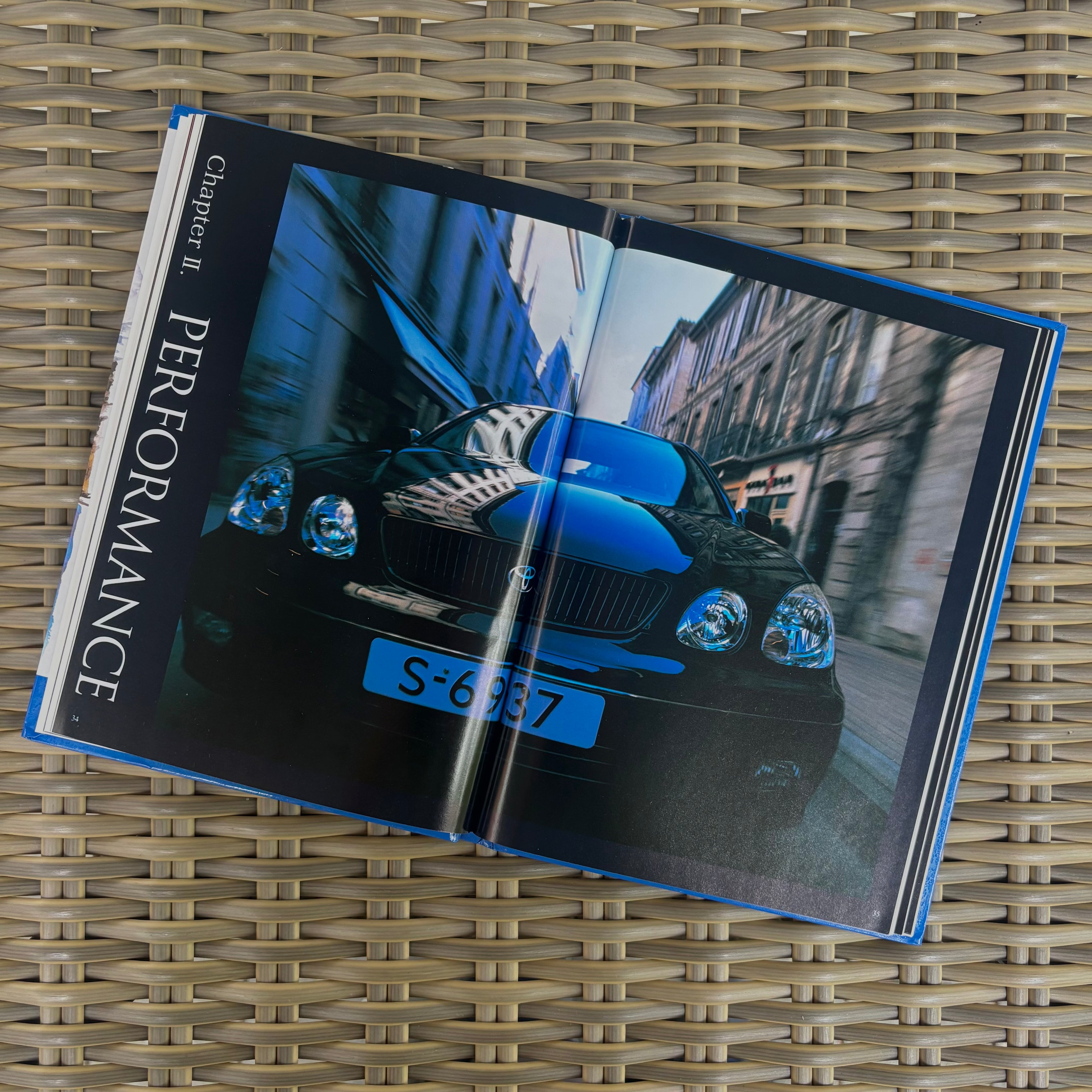 Toyota Aristo Brochure *Hardcover*