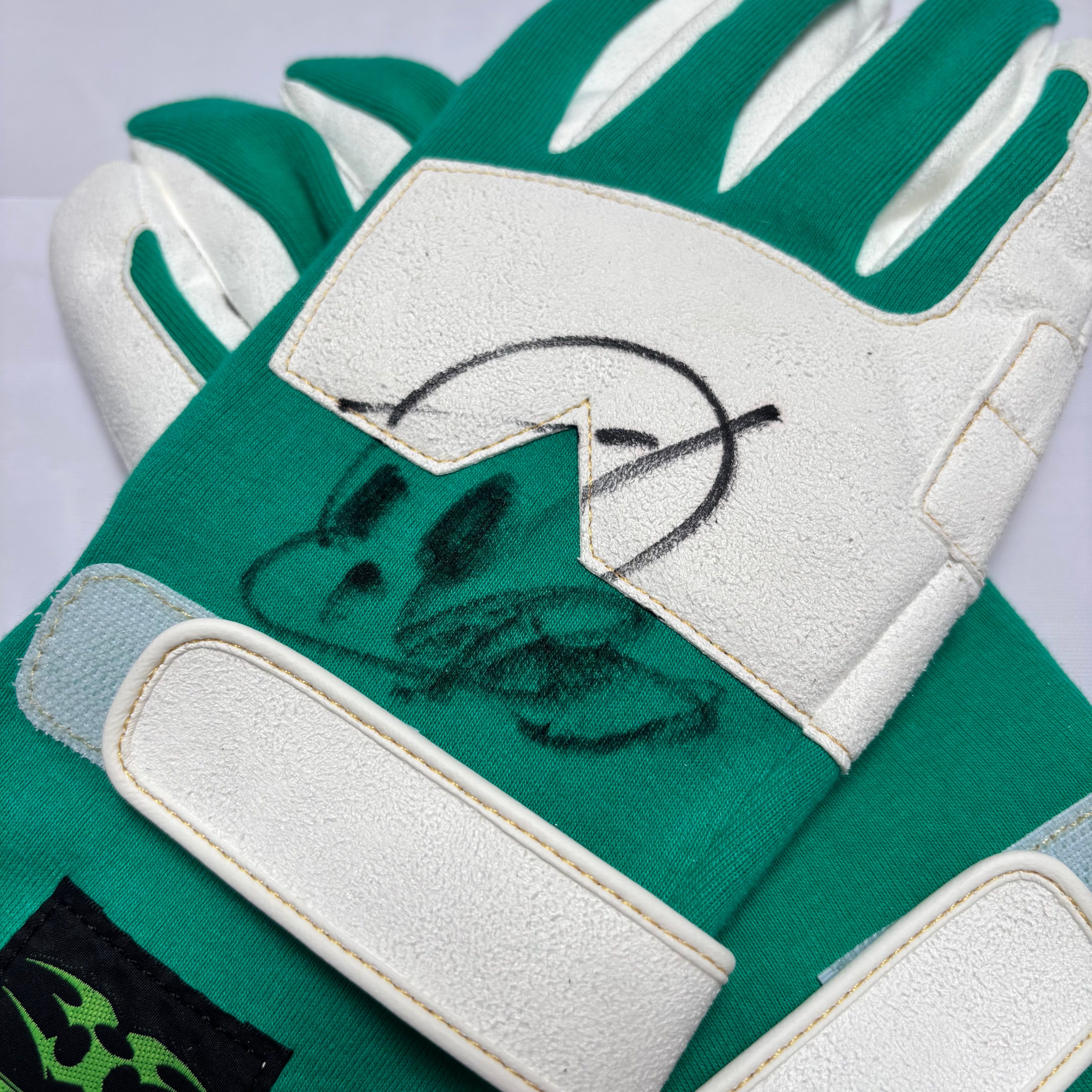 URAS Racing Gloves (L) signed by Nomuken
