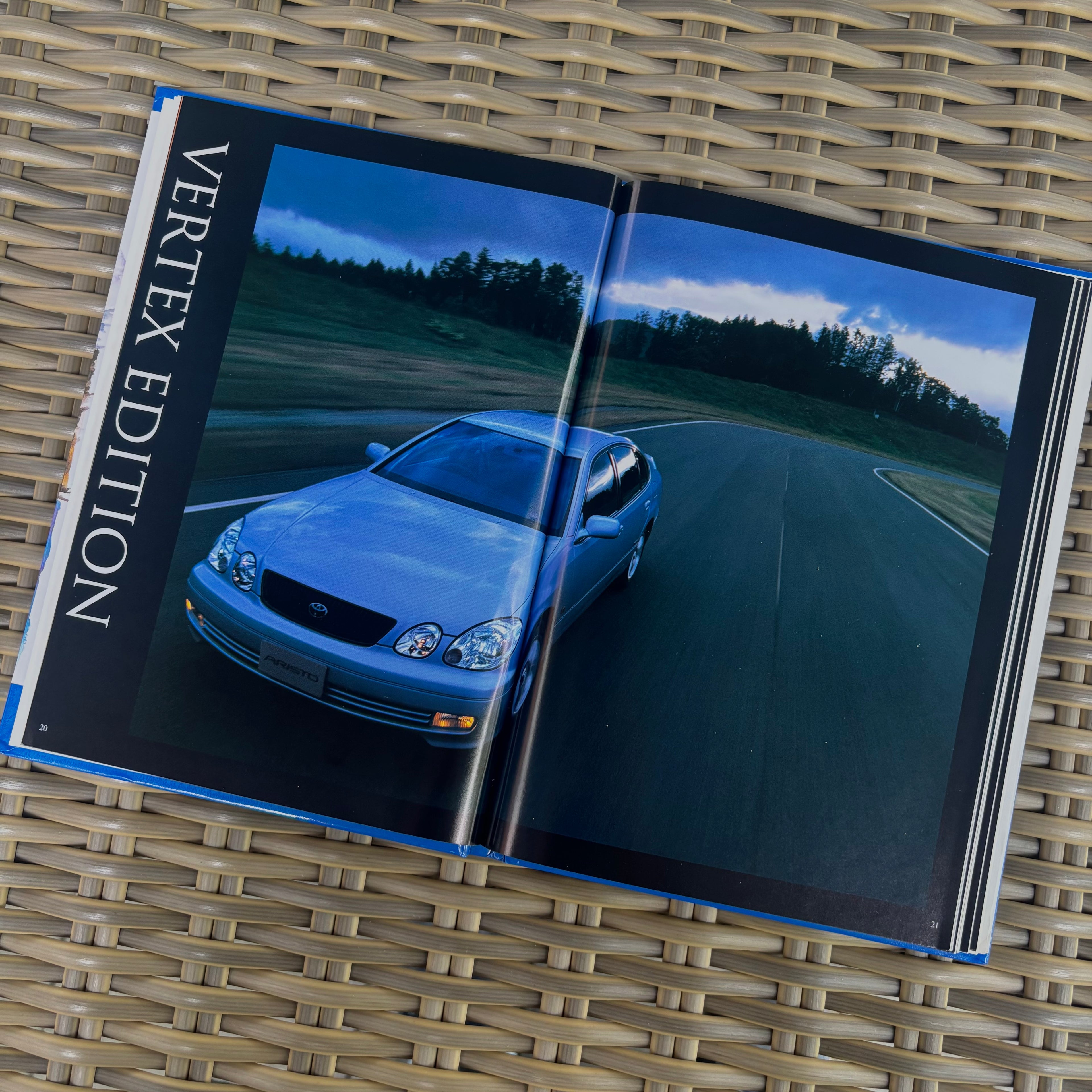 Toyota Aristo Brochure *Hardcover*